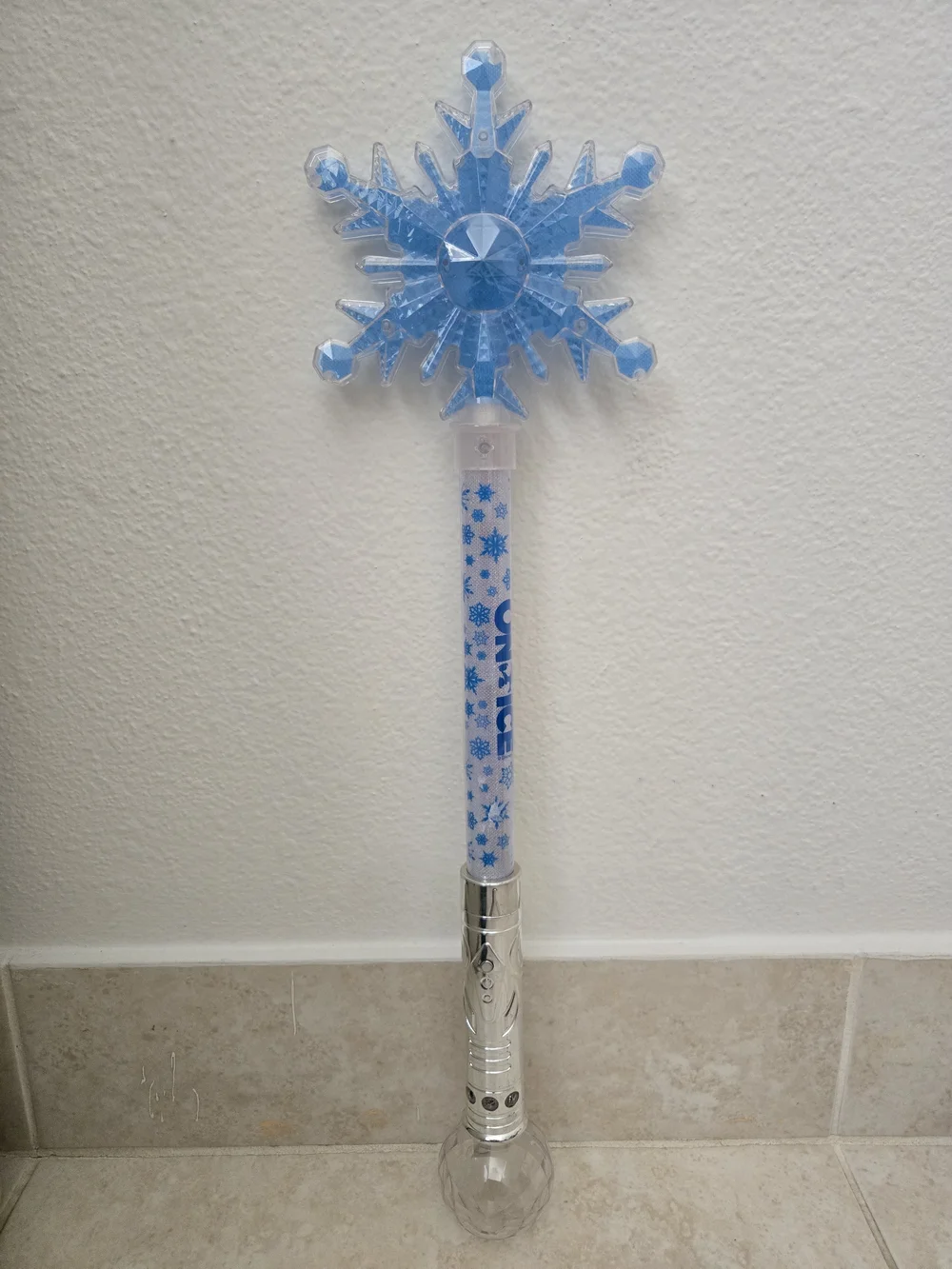 Disney on Ice Frozen Elsa Snowflake Light Up 3 Modes Wand 21